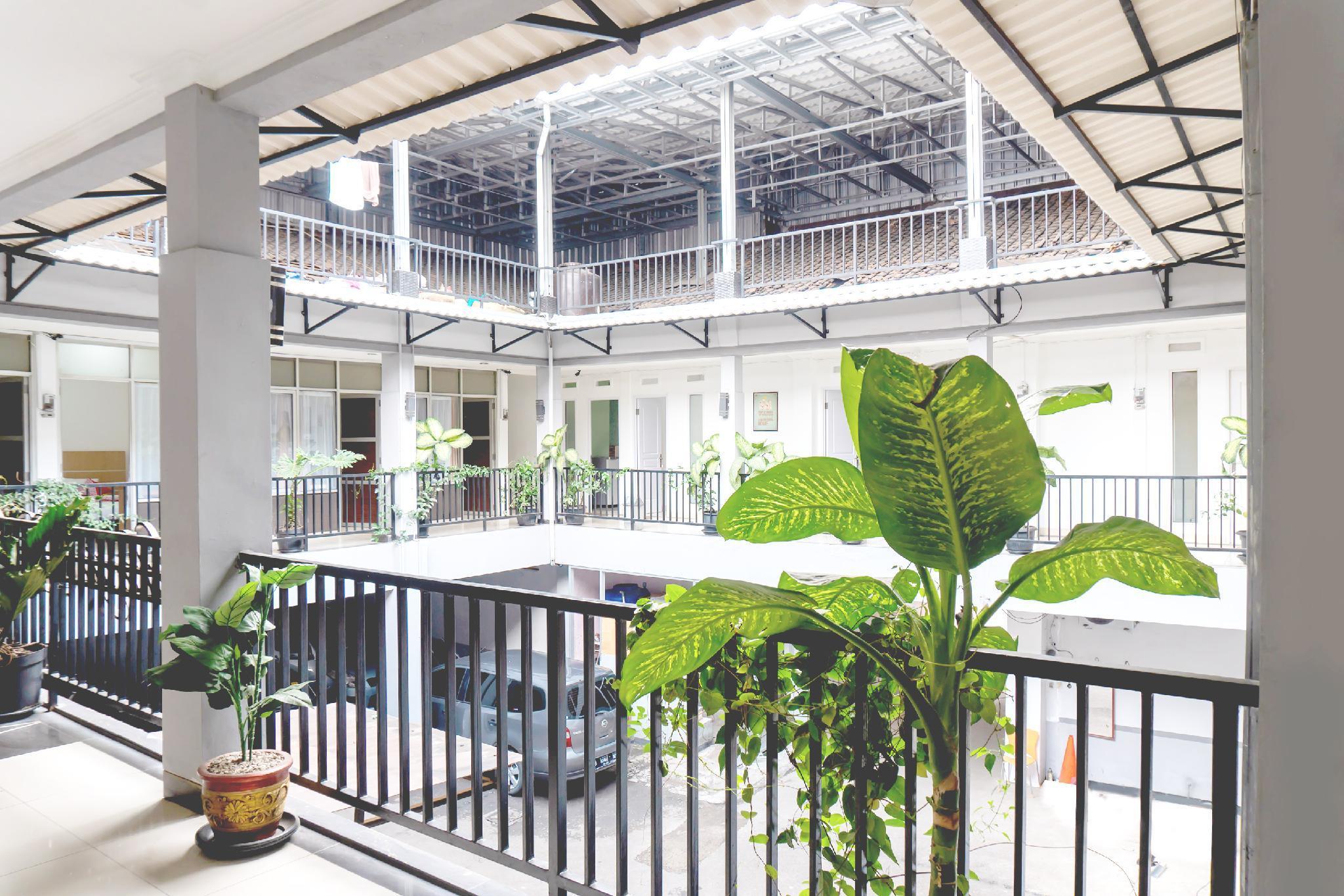 Super Oyo 617 Sukaraja Residence Syariah Bandung Exterior photo